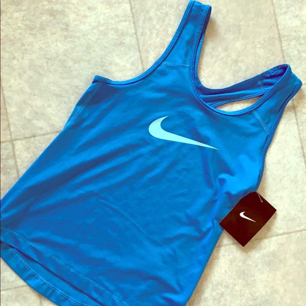 Girl’s Nike Dri-Fit Tank Top 💙🤍